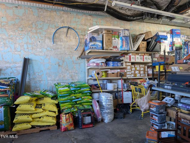 208 Town Square Street, Glade Spring, VA 24340