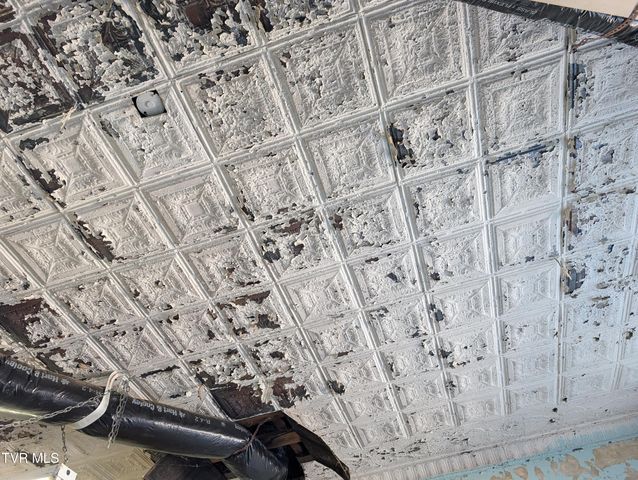 208 Town Square Street, Glade Spring, VA 24340