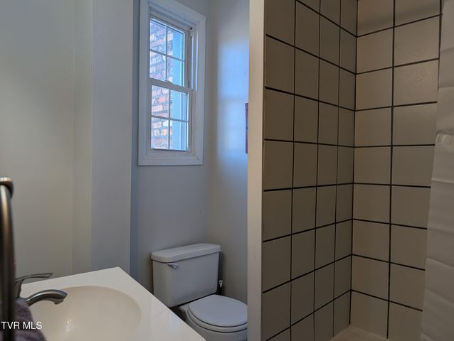 208 Town Square Street, Glade Spring, VA 24340