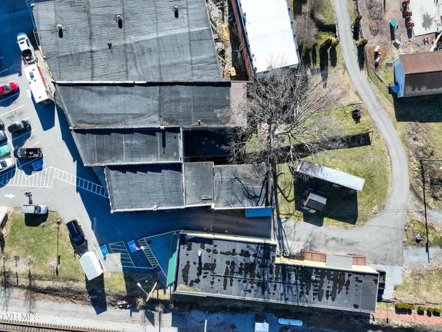 208 Town Square Street, Glade Spring, VA 24340