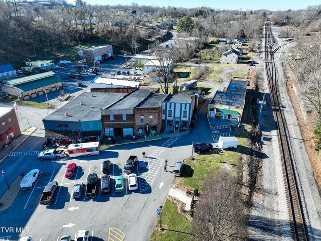 208 Town Square Street, Glade Spring, VA 24340