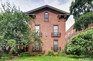 33 Charter Oak Place 2, Hartford, CT 06106