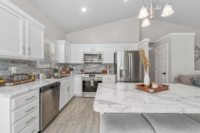 703 S Red Oaks Cir, Wichita, KS 67207