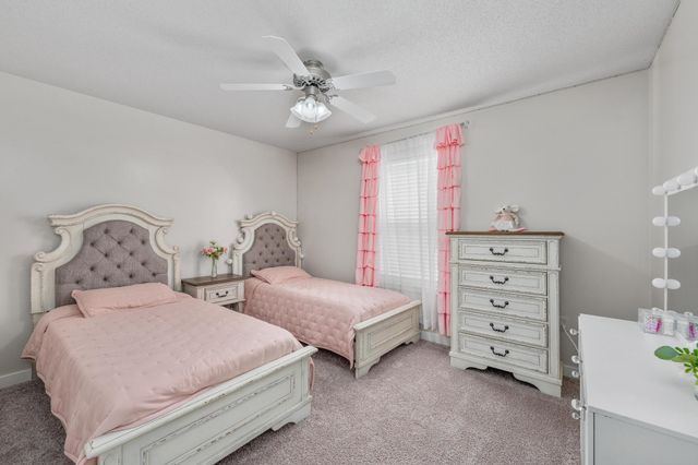 703 S Red Oaks Cir, Wichita, KS 67207