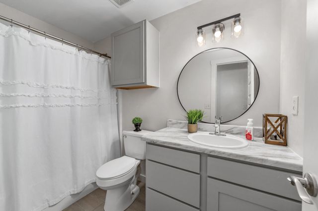 703 S Red Oaks Cir, Wichita, KS 67207