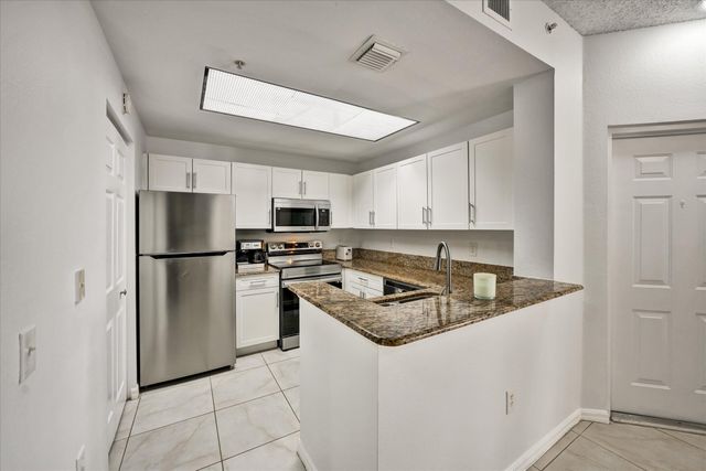 2803 Sarento Place 109, Palm Beach Gardens, FL 33410