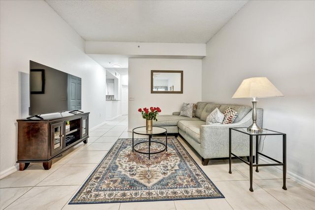 2803 Sarento Place 109, Palm Beach Gardens, FL 33410