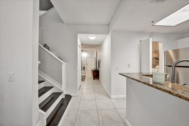 2803 Sarento Place 109, Palm Beach Gardens, FL 33410