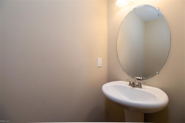 8041 Calvin CT, Norfolk, VA 23518