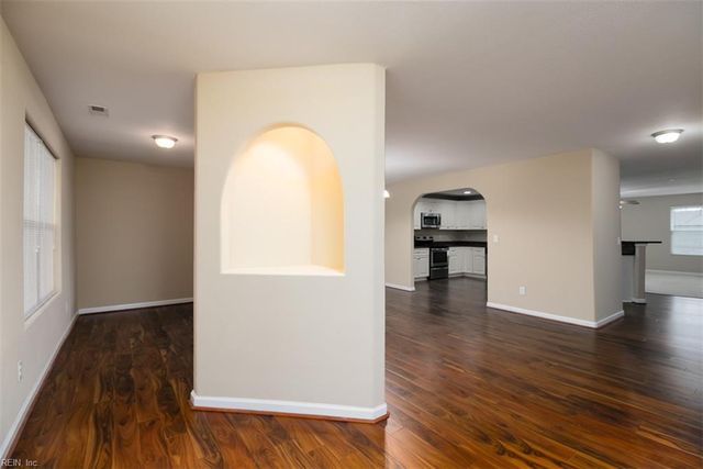 8041 Calvin CT, Norfolk, VA 23518