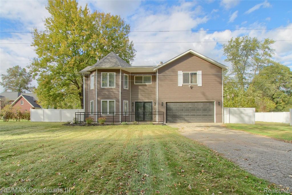 43216 N Bemis Road E, Van Buren Charter Township, MI 48111