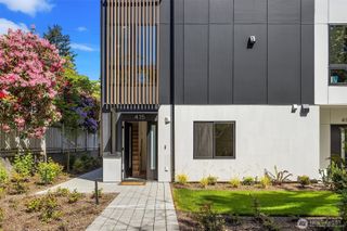 415 99th Avenue NE, Bellevue, WA 98004