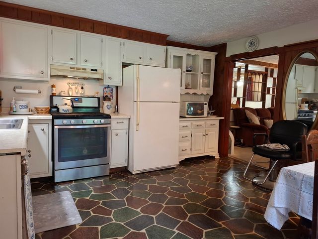 62 Thornell Road, Newton, NH 03858