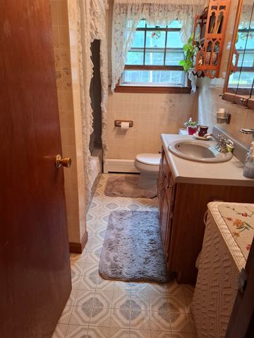 62 Thornell Road, Newton, NH 03858