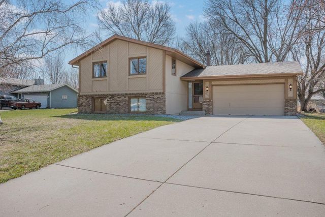 6677 Countryside Drive, Eden Prairie, MN 55346