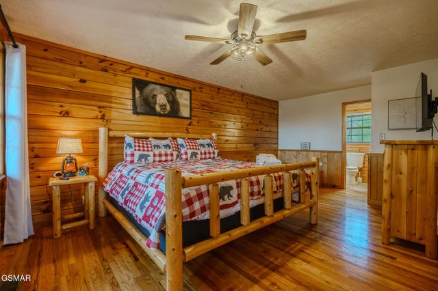 1643 Raccoon Den Way, Sevierville, TN 37862