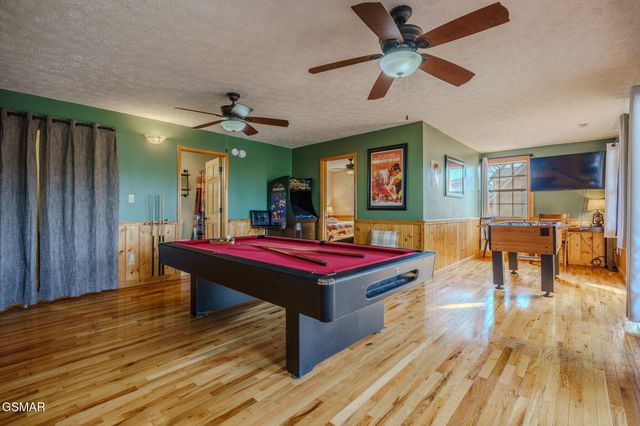 1643 Raccoon Den Way, Sevierville, TN 37862