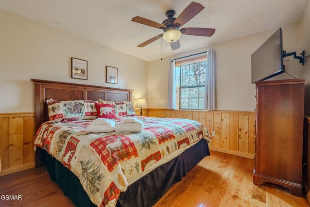 1643 Raccoon Den Way, Sevierville, TN 37862