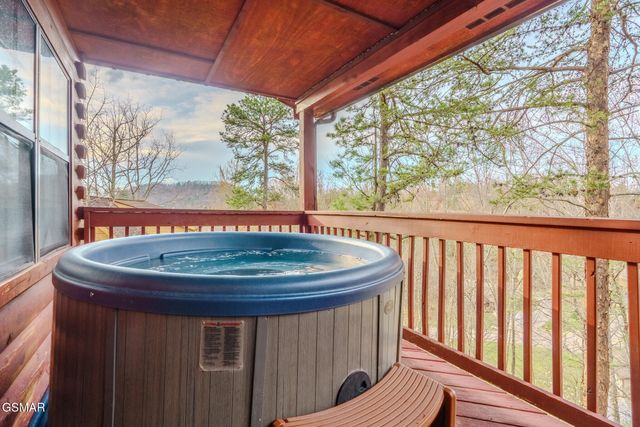 1643 Raccoon Den Way, Sevierville, TN 37862