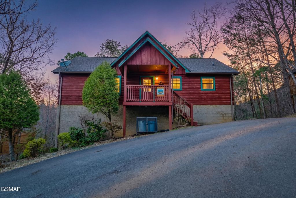 1643 Raccoon Den Way, Sevierville, TN 37862