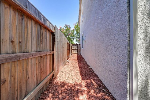 5116 Moon Lily Way, Elk Grove, CA 95757