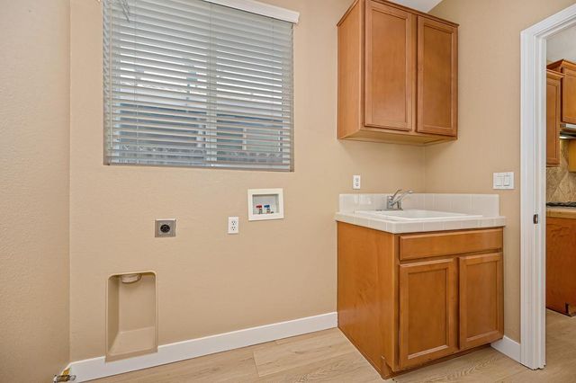 5116 Moon Lily Way, Elk Grove, CA 95757
