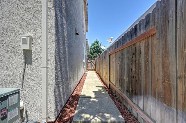 5116 Moon Lily Way, Elk Grove, CA 95757