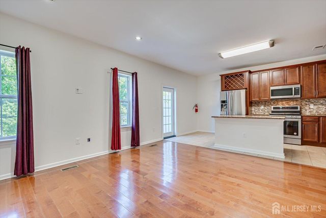 74 Andrews Way, Piscataway, NJ 08854