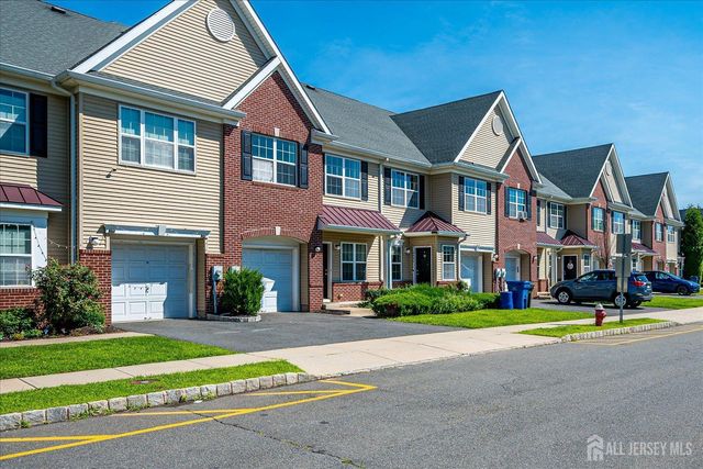 74 Andrews Way, Piscataway, NJ 08854