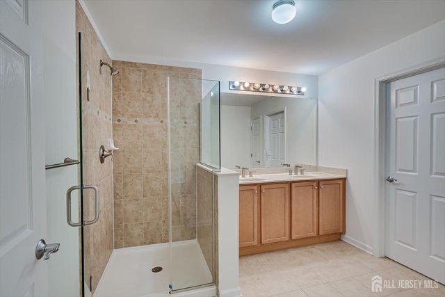 74 Andrews Way, Piscataway, NJ 08854