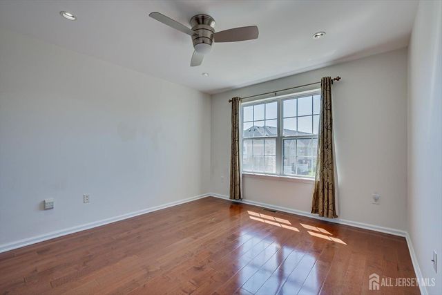 74 Andrews Way, Piscataway, NJ 08854