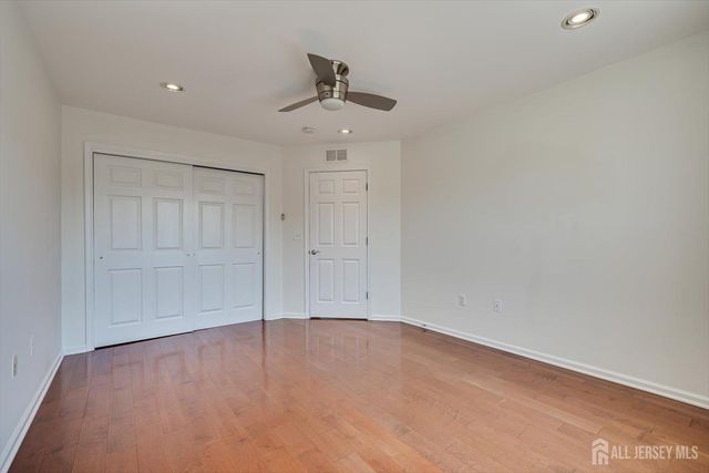 74 Andrews Way, Piscataway, NJ 08854
