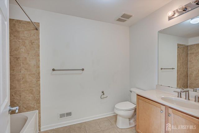 74 Andrews Way, Piscataway, NJ 08854