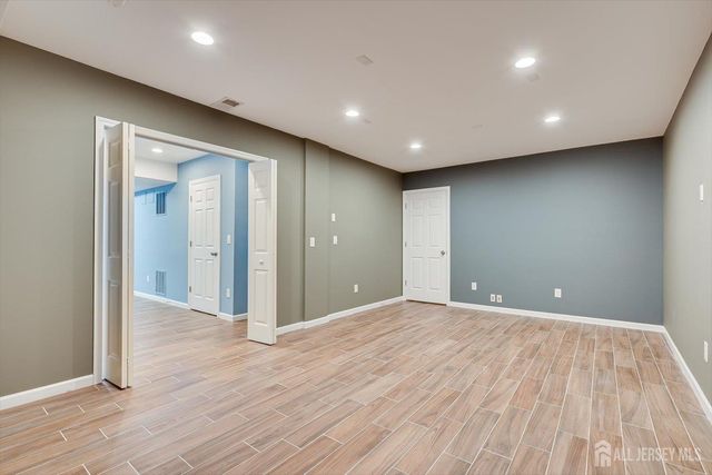 74 Andrews Way, Piscataway, NJ 08854