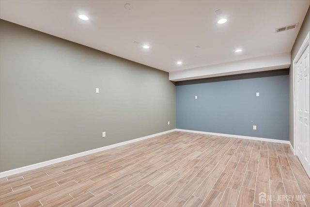 74 Andrews Way, Piscataway, NJ 08854