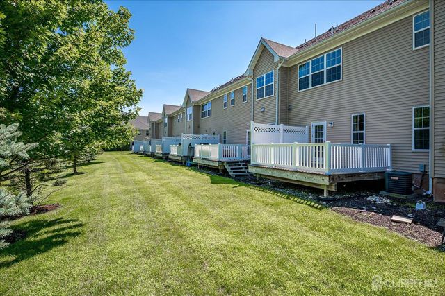 74 Andrews Way, Piscataway, NJ 08854