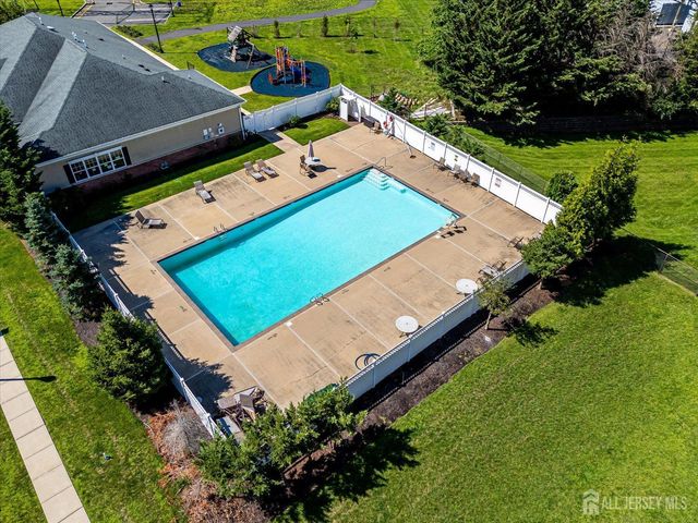 74 Andrews Way, Piscataway, NJ 08854