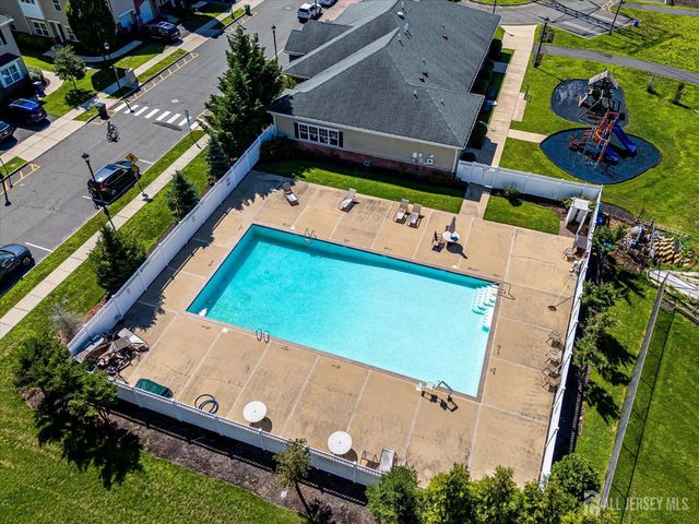 74 Andrews Way, Piscataway, NJ 08854