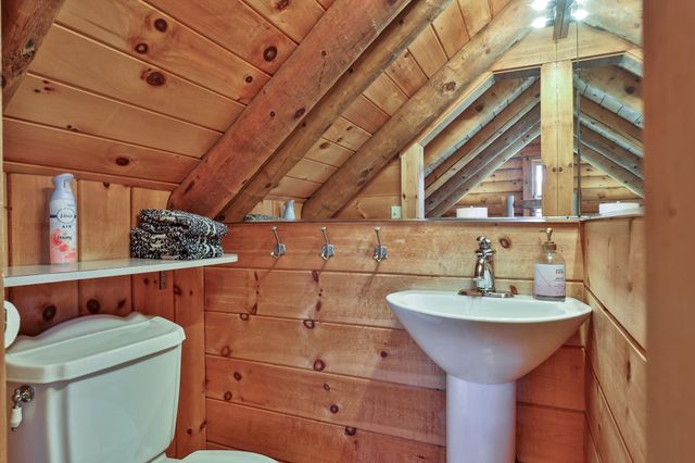 520 Barrows Towne Road, Killington, VT 05751