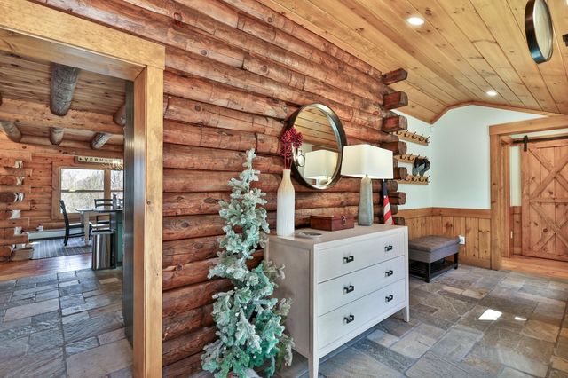 520 Barrows Towne Road, Killington, VT 05751