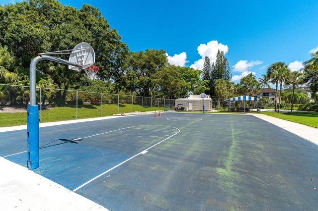 4772 NW 22nd Street 42122, Coconut Creek, FL 33063