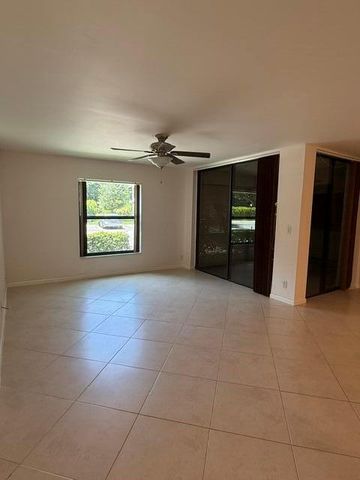 4772 NW 22nd Street 42122, Coconut Creek, FL 33063