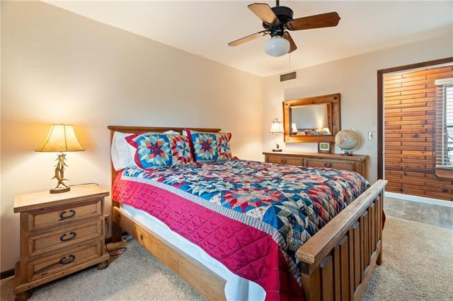 1006 Lake Viking Terrace, Altamont, MO 64620