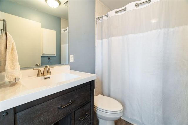 1006 Lake Viking Terrace, Altamont, MO 64620