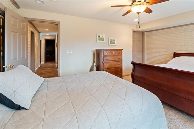 1006 Lake Viking Terrace, Altamont, MO 64620