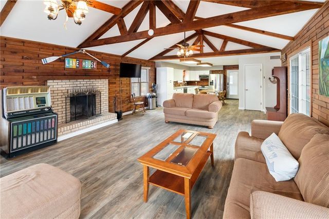 1006 Lake Viking Terrace, Altamont, MO 64620