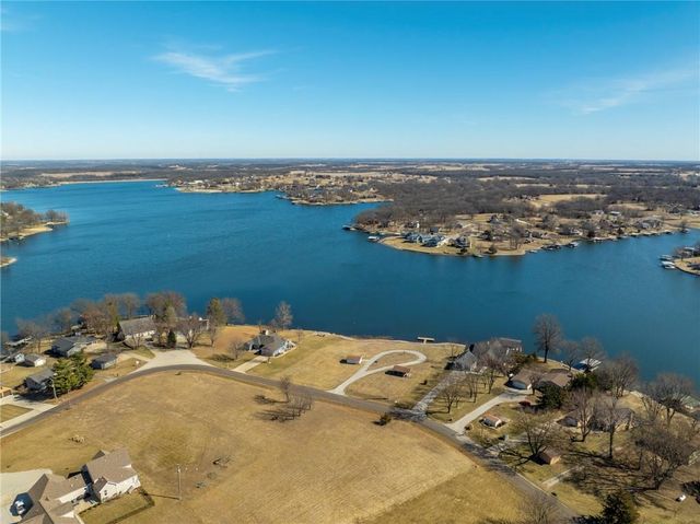 1006 Lake Viking Terrace, Altamont, MO 64620