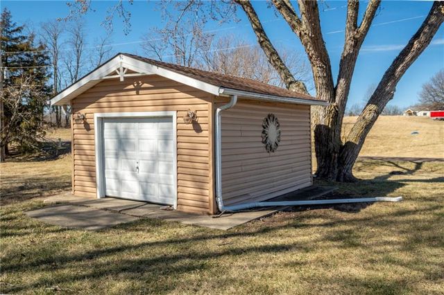 1006 Lake Viking Terrace, Altamont, MO 64620