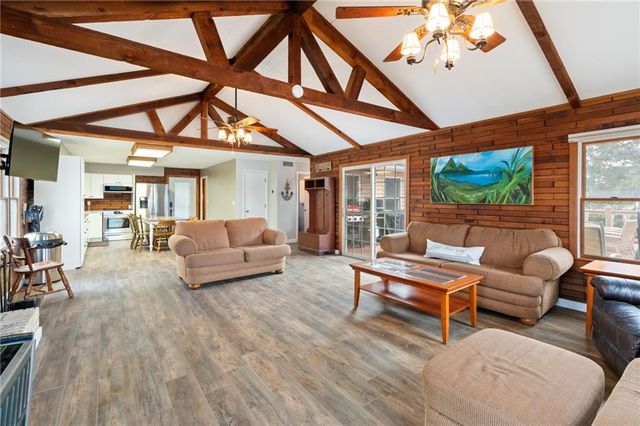 1006 Lake Viking Terrace, Altamont, MO 64620