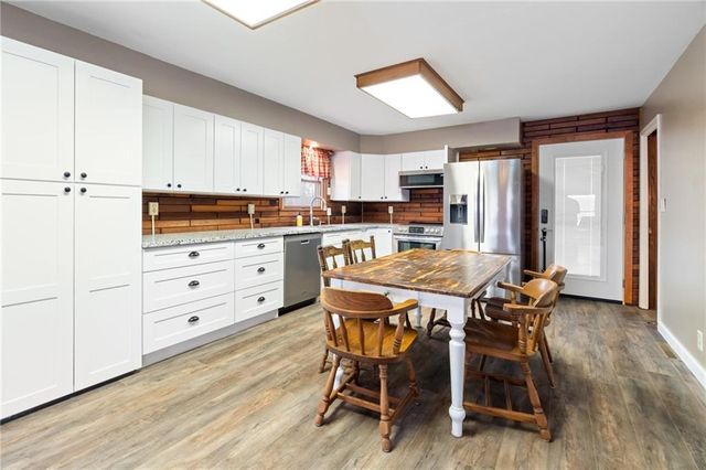 1006 Lake Viking Terrace, Altamont, MO 64620